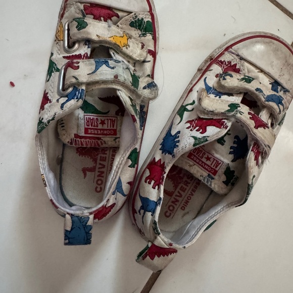 Toddler boys converse Dino. Velcro low tops - Picture 3 of 5